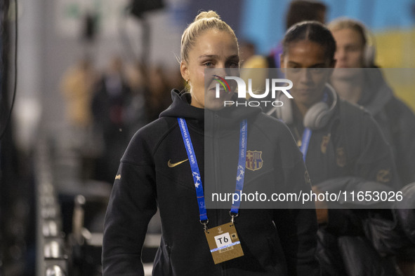 Ellie Roebuck #25 (GK) of FC Barcelona participates in the UEFA Women's Champions League Group D match between Manchester City and FC Barcel...