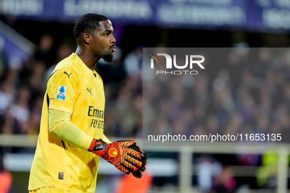 Mike Maignan of AC Milan looks on during the Serie A Enilive match between ACF Fiorentina and AC Milan at Stadio Artemio Franchi on October...