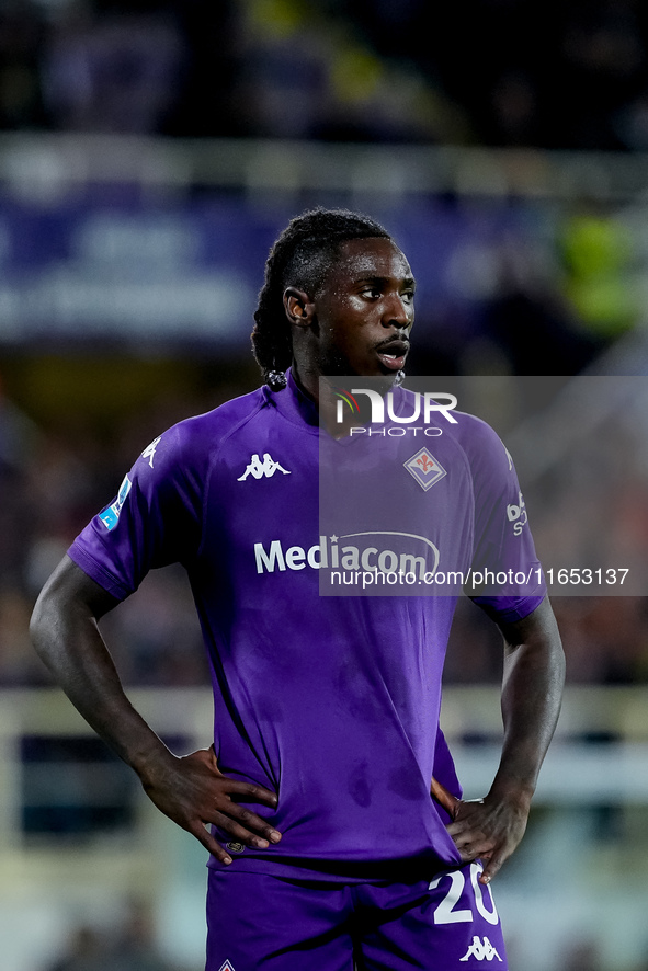 Moise Kean of ACF Fiorentina looks on during the Serie A Enilive match between ACF Fiorentina and AC Milan at Stadio Artemio Franchi on Octo...