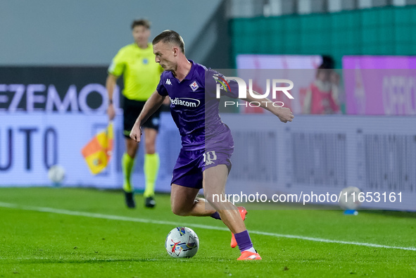 Albert Gudmundsson of ACF Fiorentina during the Serie A Enilive match between ACF Fiorentina and AC Milan at Stadio Artemio Franchi on Octob...