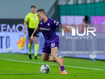 Albert Gudmundsson of ACF Fiorentina during the Serie A Enilive match between ACF Fiorentina and AC Milan at Stadio Artemio Franchi on Octob...