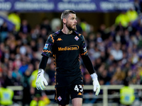 David De Gea of ACF Fiorentina looks on during the Serie A Enilive match between ACF Fiorentina and AC Milan at Stadio Artemio Franchi on Oc...