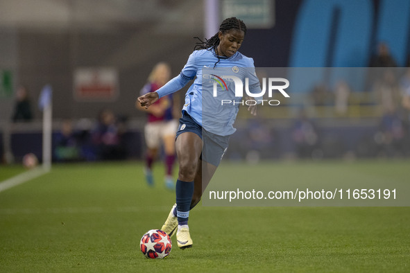 Khadija Shaw #21 of Manchester City W.F.C. is in action during the UEFA Women's Champions League Group D match between Manchester City and F...