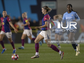 Mapi Maria Leon #4 of FC Barcelona plays during the UEFA Women's Champions League Group D match between Manchester City and FC Barcelona at...