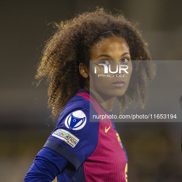 Vicky Lopez #19 of FC Barcelona plays during the UEFA Women's Champions League Group D match between Manchester City and FC Barcelona at the...