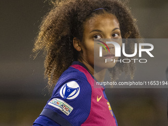 Vicky Lopez #19 of FC Barcelona plays during the UEFA Women's Champions League Group D match between Manchester City and FC Barcelona at the...