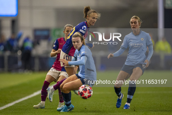 Jill Roord, number 10 of Manchester City W.F.C., is in action during the UEFA Women's Champions League Group D match between Manchester City...