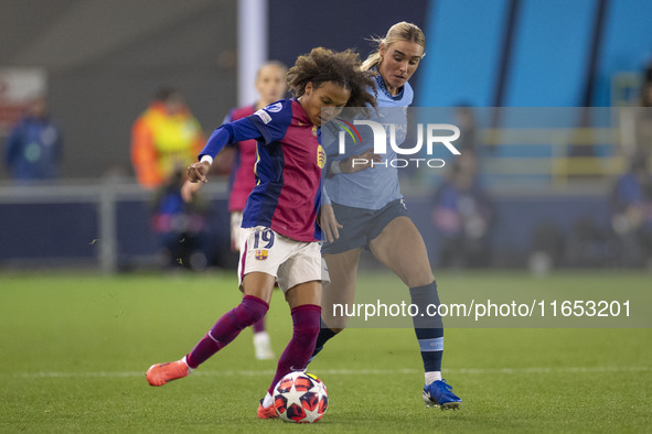 Vicky Lopez #19 of FC Barcelona is in action during the UEFA Women's Champions League Group D match between Manchester City and FC Barcelona...