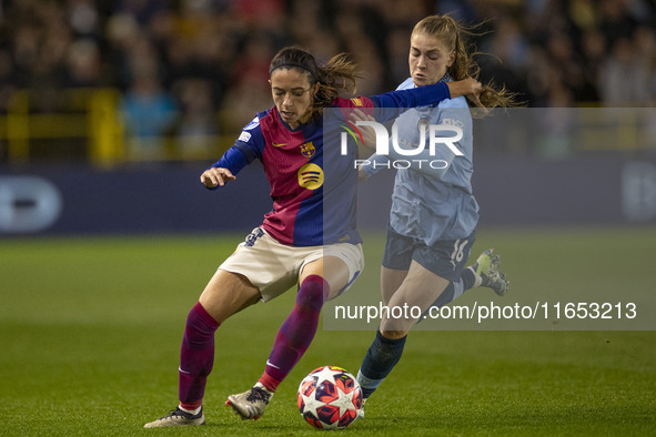 Jess Park #16 of Manchester City W.F.C. tackles the opponent during the UEFA Women's Champions League Group D match between Manchester City...