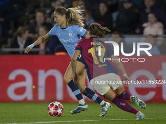 Ewa Pajor #17 of FC Barcelona tackles the opponent during the UEFA Women's Champions League Group D match between Manchester City and FC Bar...