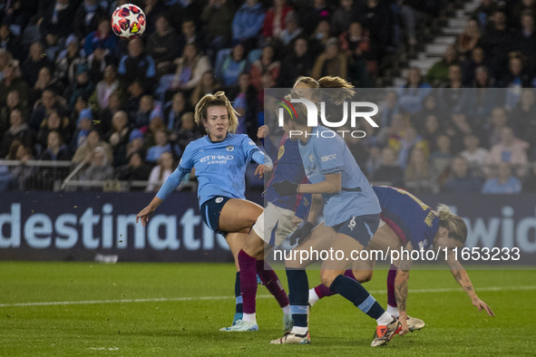 Lauren Hemp #11 of Manchester City W.F.C. takes a shot at goal during the UEFA Women's Champions League Group D match between Manchester Cit...