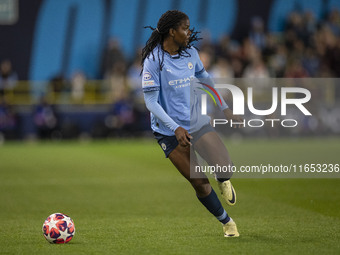 Khadija Shaw #21 of Manchester City W.F.C. is in action during the UEFA Women's Champions League Group D match between Manchester City and F...