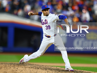 New York Mets relief pitcher Edwin Diaz #39 throws during the ninth inning in Game 4 of a baseball NL Division Series against the Philadelph...