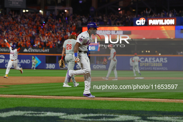 New York Mets' Starling Marte #6 rounds the bases on Francisco Lindor's grand slam home run during the sixth inning in Game 4 of the NLDS ag...