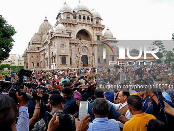 Union Minister and BJP National President Shri Jagat Prakash Nadda greets people in front of Belur Math along with Dr. Sukanta Majumder, Uni...