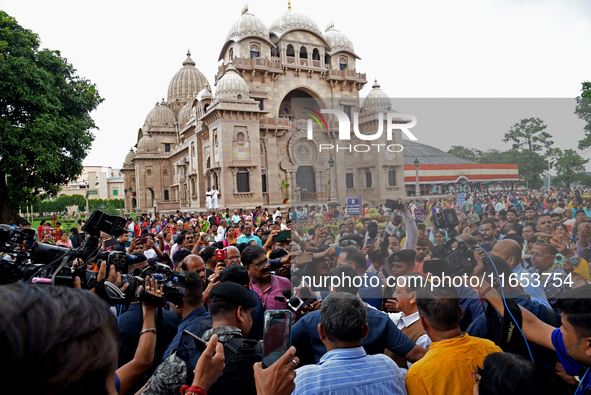 Union Minister and BJP National President Shri Jagat Prakash Nadda greets people in front of Belur Math along with Dr. Sukanta Majumder, Uni...