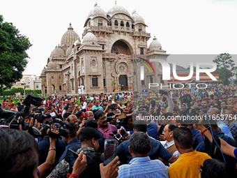 Union Minister and BJP National President Shri Jagat Prakash Nadda greets people in front of Belur Math along with Dr. Sukanta Majumder, Uni...