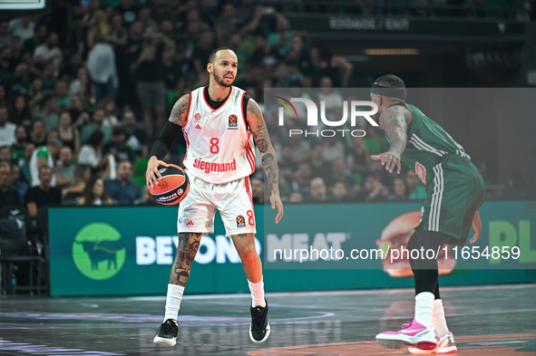 Shabazz Napier of FC Bayern Munich plays during the Euroleague, Round 2 match between Panathinaikos AKTOR Athens and FC Bayern Munich at OAK...