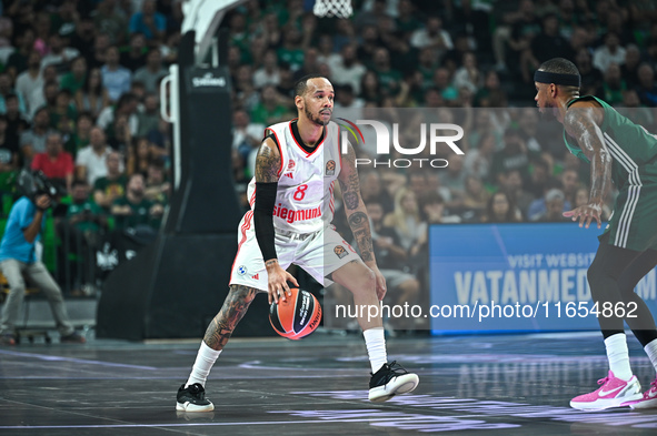 Shabazz Napier of FC Bayern Munich plays during the Euroleague, Round 2 match between Panathinaikos AKTOR Athens and FC Bayern Munich at OAK...