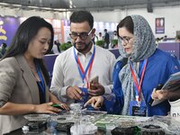 Foreign merchants learn about fastener products at the 2024 International Procurement Conference in Handan, China, on October 10, 2024. (