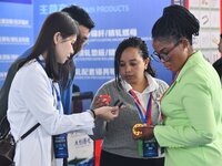 Foreign merchants buy fasteners at the 2024 International Procurement Conference in Handan, China, on October 10, 2024. (