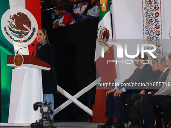 Claudia Sheinbaum Pardo, President of Mexico, leads the ceremony commemorating the 200th anniversary of the Mexican Republic at the main squ...