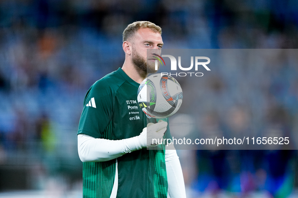 Michele Di Gregorio of Italy looks on during the UEFA Nations League 2024/25 League A Group A2 match between Italy and Belgium at Stadio Oli...