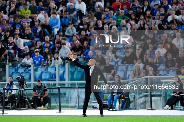 Luciano Spalletti head coach of Italy gestures during the UEFA Nations League 2024/25 League A Group A2 match between Italy and Belgium at S...