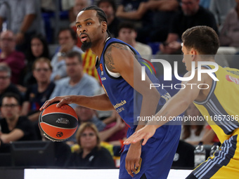 Kevin Punter plays during the match between FC Barcelona and Alba Berlin, corresponding to week 2 of the Turkish Airlines Euroleague, at the...