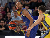 Kevin Punter plays during the match between FC Barcelona and Alba Berlin, corresponding to week 2 of the Turkish Airlines Euroleague, at the...