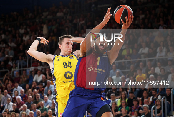 Justin Anderson and Justin Bean play during the match between FC Barcelona and Alba Berlin, corresponding to week 2 of the Turkish Airlines...