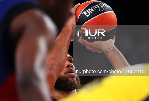 Justin Anderson plays during the match between FC Barcelona and Alba Berlin, corresponding to week 2 of the Turkish Airlines Euroleague, at...