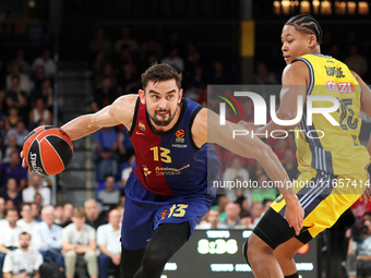 Tomas Satoransky and Elias Rapieque play during the match between FC Barcelona and Alba Berlin, corresponding to week 2 of the Turkish Airli...