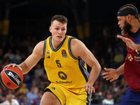 Yanni Wetzell and Justin Anderson play during the match between FC Barcelona and Alba Berlin, corresponding to week 2 of the Turkish Airline...