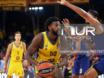 Trevion Williams plays during the match between FC Barcelona and Alba Berlin, corresponding to week 2 of the Turkish Airlines Euroleague, at...