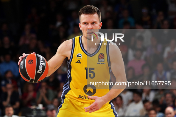 Martin Hermannsson plays during the match between FC Barcelona and Alba Berlin, corresponding to week 2 of the Turkish Airlines Euroleague,...