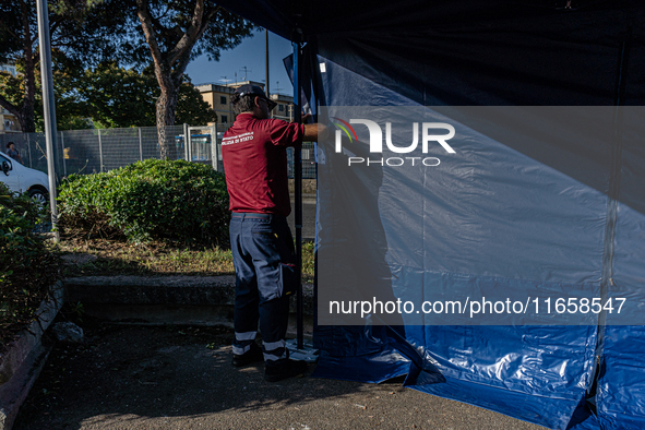 The national volcanic risk exercise in the Campi Flegrei takes place with the assisted evacuation of a sample population. Residents from sev...