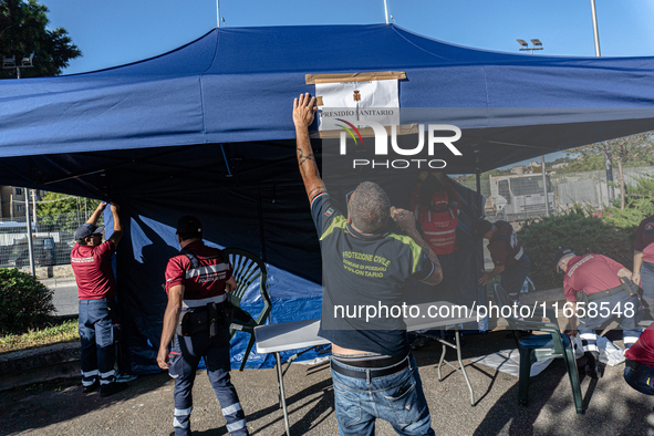 The national volcanic risk exercise in the Campi Flegrei takes place with the assisted evacuation of a sample population. Residents from sev...