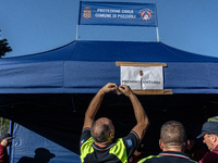 The national volcanic risk exercise in the Campi Flegrei takes place with the assisted evacuation of a sample population. Residents from sev...