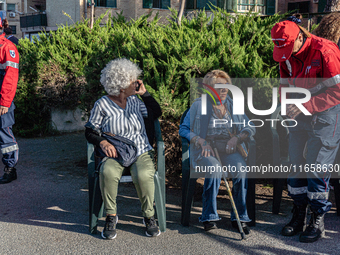 The national volcanic risk exercise in the Campi Flegrei takes place with the assisted evacuation of a sample population. Residents from sev...