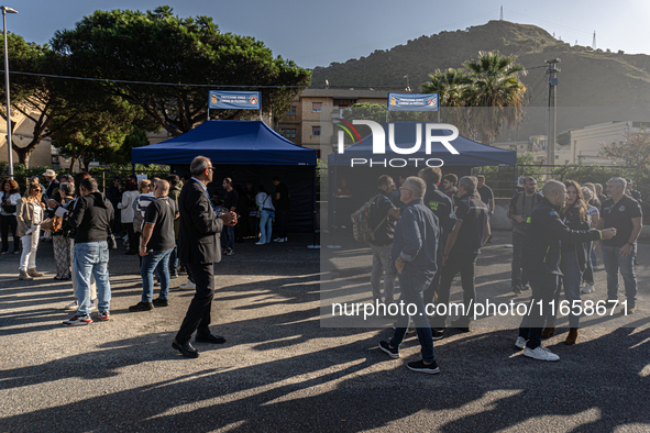 The national volcanic risk exercise in the Campi Flegrei takes place with the assisted evacuation of a sample population. Residents from sev...