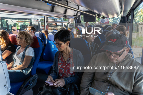 The national volcanic risk exercise in the Campi Flegrei takes place with the assisted evacuation of a sample population. Residents from sev...