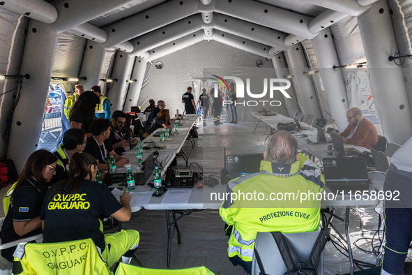 The national volcanic risk exercise in the Campi Flegrei takes place with the assisted evacuation of a sample population. Residents from sev...