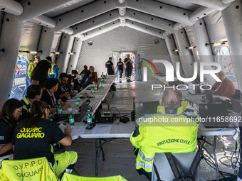 The national volcanic risk exercise in the Campi Flegrei takes place with the assisted evacuation of a sample population. Residents from sev...