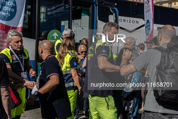 The national volcanic risk exercise in the Campi Flegrei takes place with the assisted evacuation of a sample population. Residents from sev...