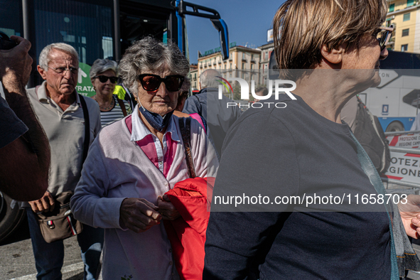 The national volcanic risk exercise in the Campi Flegrei takes place with the assisted evacuation of a sample population. Residents from sev...