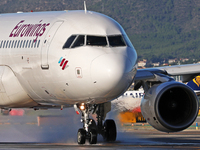 An Airbus A321-271NX from Wizz Air is parked, waiting for passengers to board at Barcelona airport in Barcelona, Spain, on October 98, 2024....