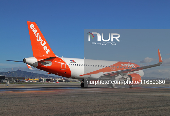 An Airbus A320-251N from easyJet is on the runway ready to take off from Barcelona airport in Barcelona, Spain, on October 8, 2024. 