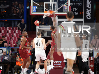 Umana Reyer's Aamir Simms participates in the Italian LBA basketball championship match between Umana Reyer Venezia and Virtus Segafredo Bol...