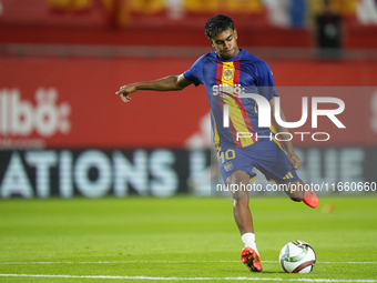 Lamine Yamal right winger of Spain and FC Barcelona during the warm-up before the UEFA Nations League 2024/25 League A Group A4 match betwee...